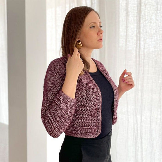 

Pearly Elegance - Cardigan
6