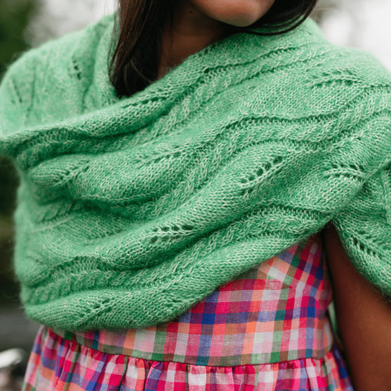 

Hiedra Shawl - Châle avec Motif Feuille
1