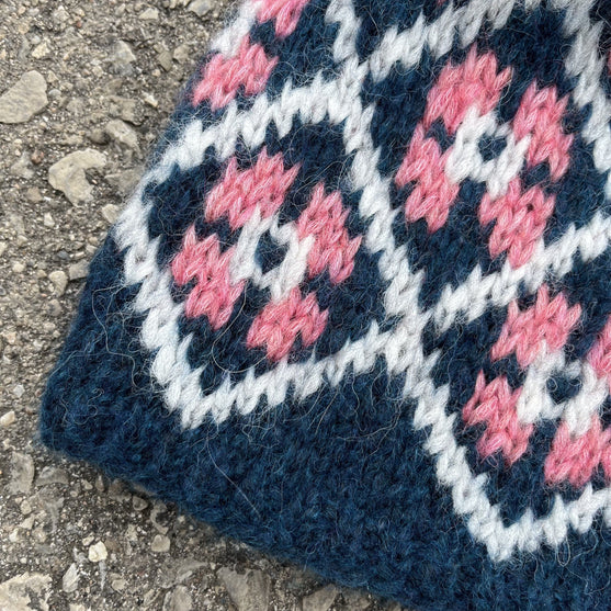 

Wintergarden - Bonnet
8