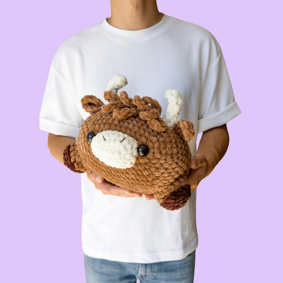 

Giant Highland Cow
1