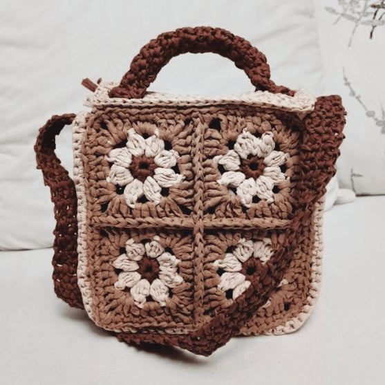 

Daisy - Crossbody Bag
8