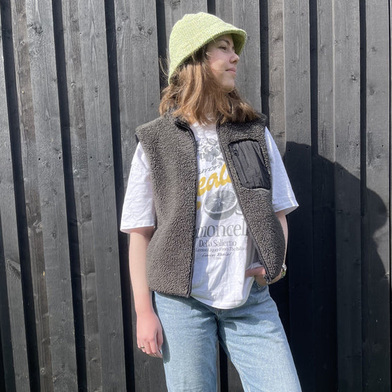 

Cody - Bucket Hat
4