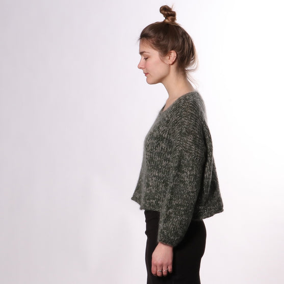 

Linea Sweater
2