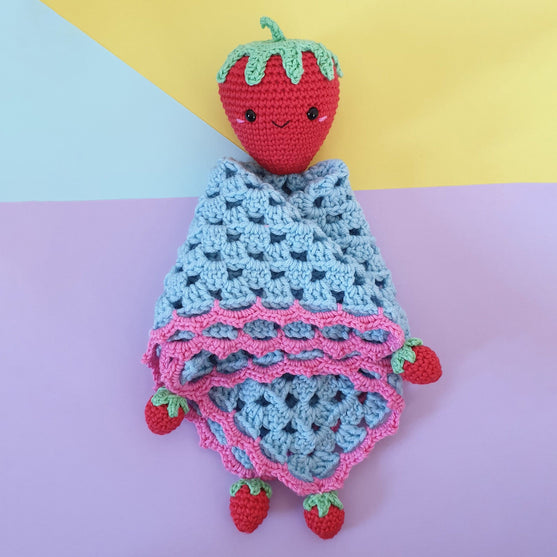

Fraise Kawaii - Doudou plat
3