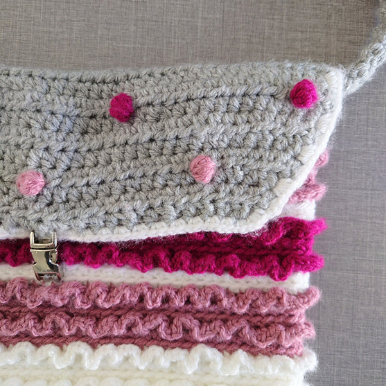 

Love Fest - Shoulder Bag
7