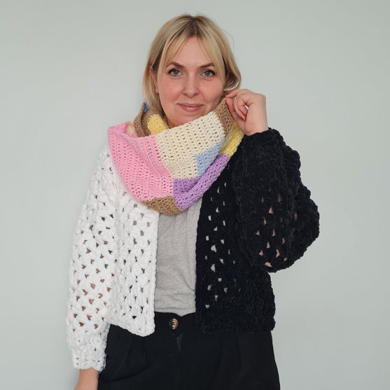 

Patchy - Infinity scarf
2