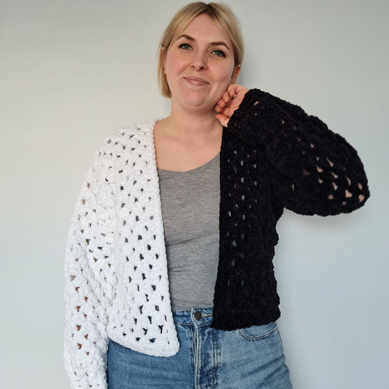 

Hexi Honey Bunny - Cardigan
1