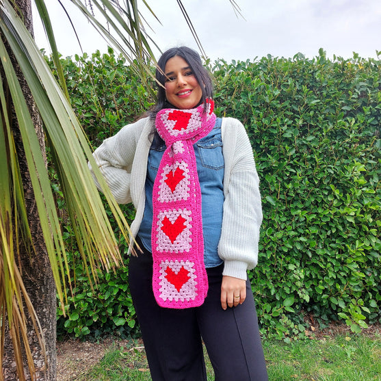 

Queen of Hearts - Scarf
4