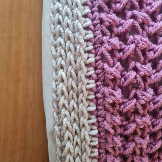 

The Enchanted Dreams - Throw
5