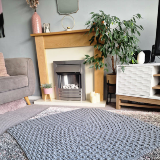 

Bobbling Around - Blanket
2