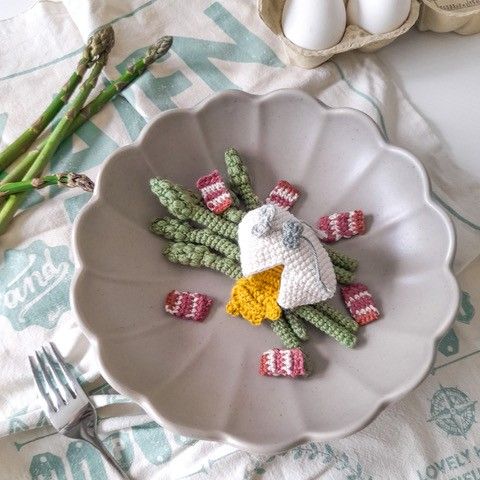 

Poached Eggs & Asparagus
3