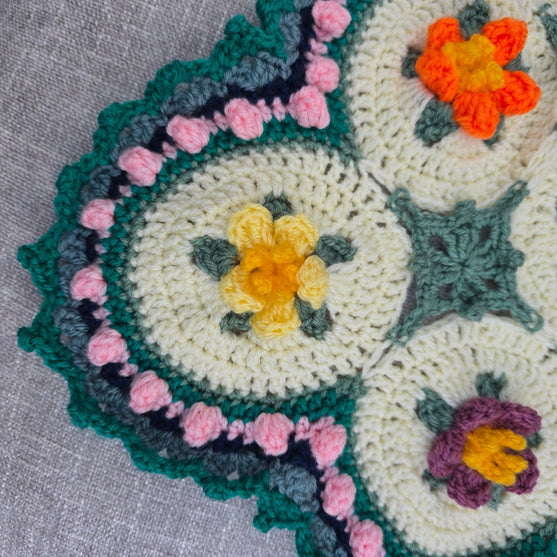 

Macaroon Blossom - Blanket
7