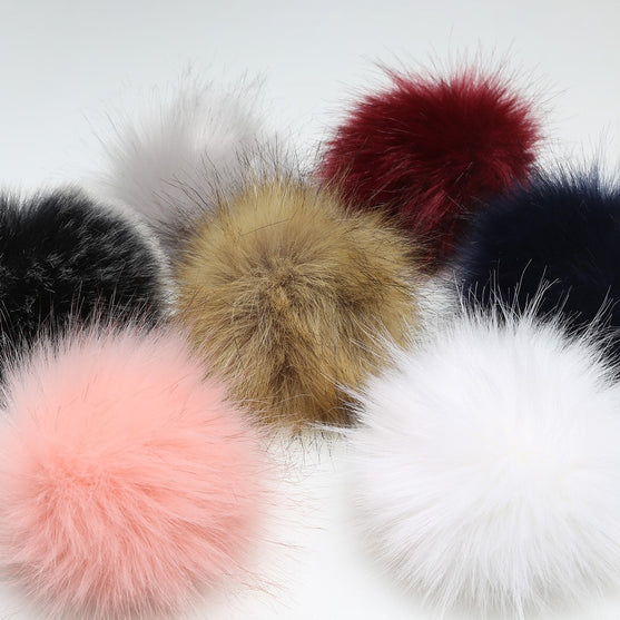 

Pom Pom - Dark Gray - Go Handmade
4