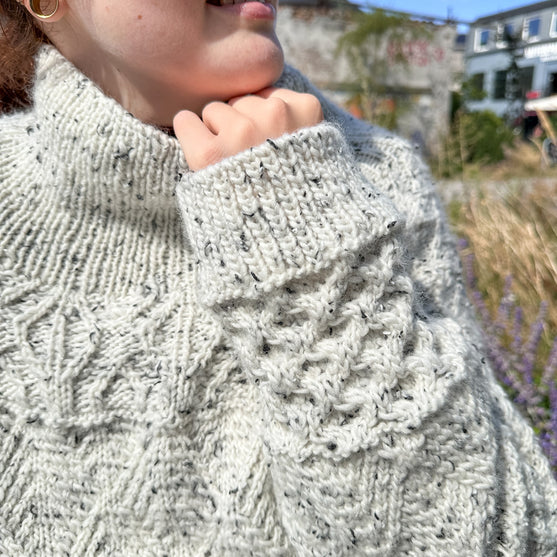 

Slate - Sweater
3