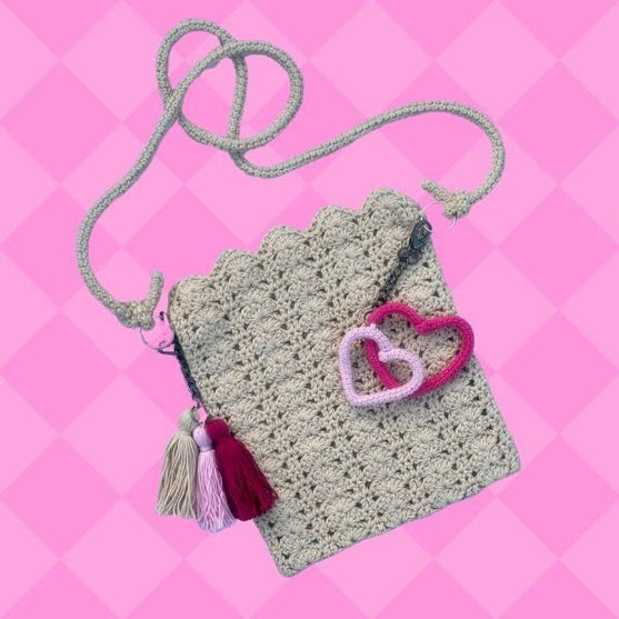 

Fall in Love - Bags
4