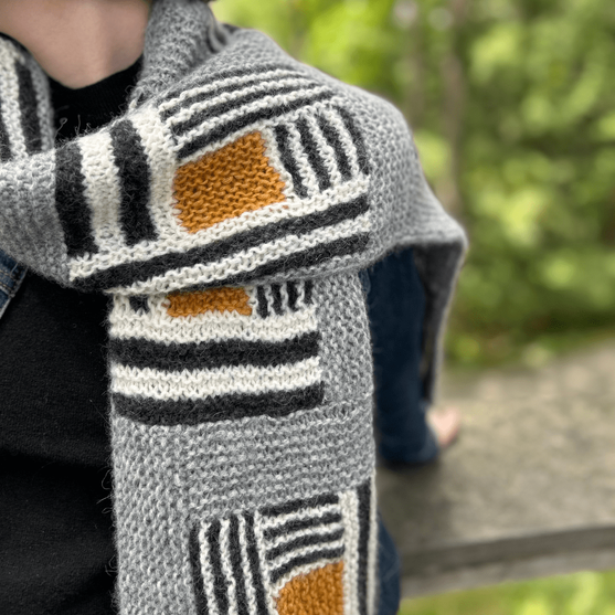 

Off Track - Scarf
3
