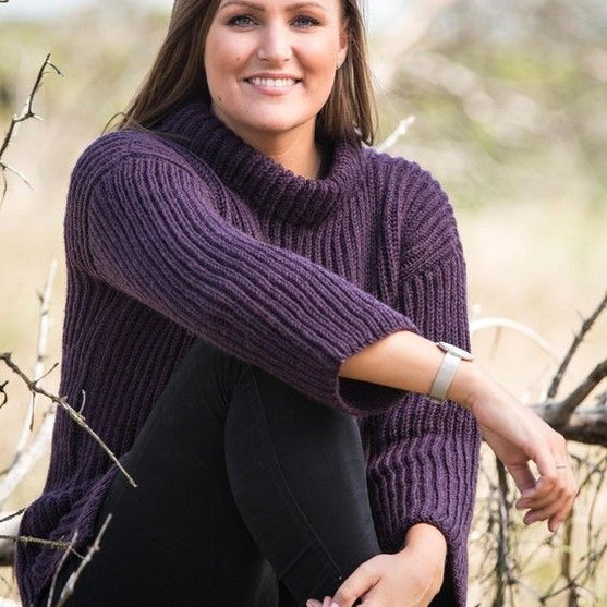 

1665 – Women’s sweater in fisherman’s rib in eggplant Mayflower Easy Care Classic.
2