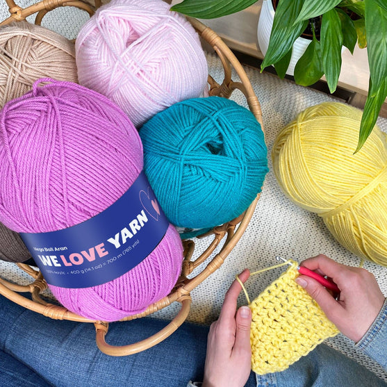 

Mega Ball Aran 400 g (14.1 oz) - We Love Yarn
3