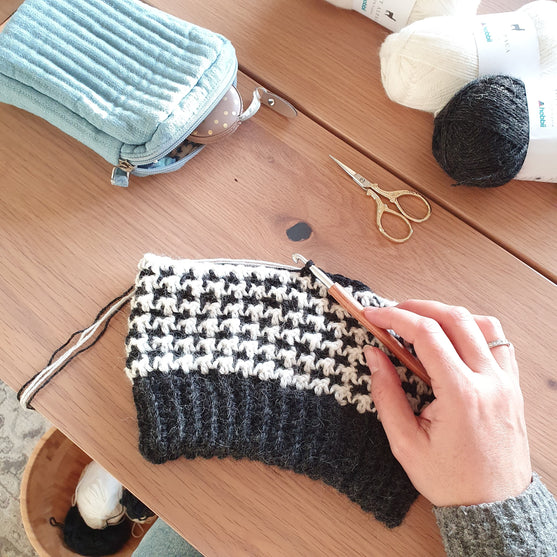 

Houndstooth Harmony - Hat
2