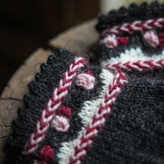 

Woodland - Mittens
11