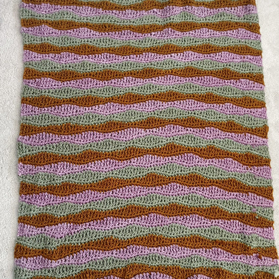 

Dreamy Waves - Blanket
4