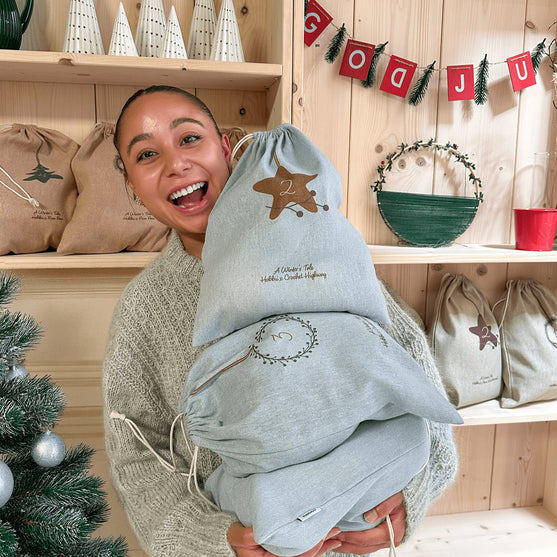 

Crochet Advent Calendar by Crochet Highway - Hobbii
5