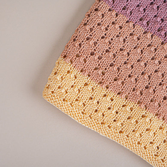 

Åkande - Baby blanket
5