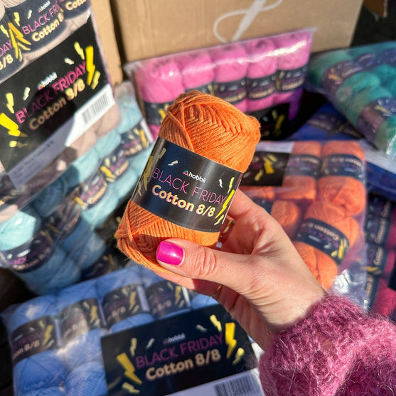 

Black Friday Cotton 8/8 Color Pack (Edition Limitée) - Hobbii
3