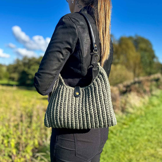 

Amelia - Handbag
3