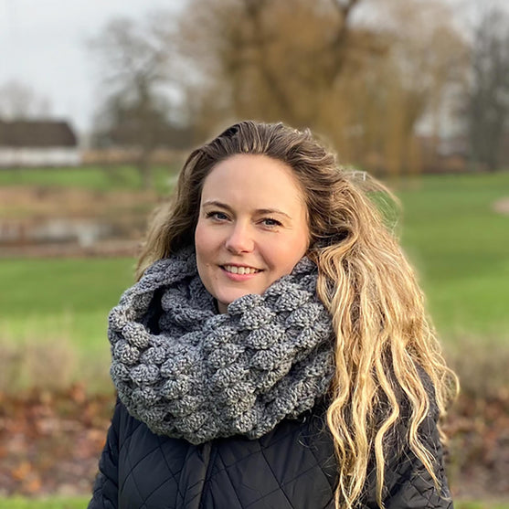 

Deep Waves - Tube Scarf
4