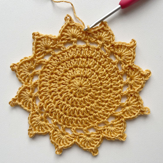 

Following the Sun - Doily
2