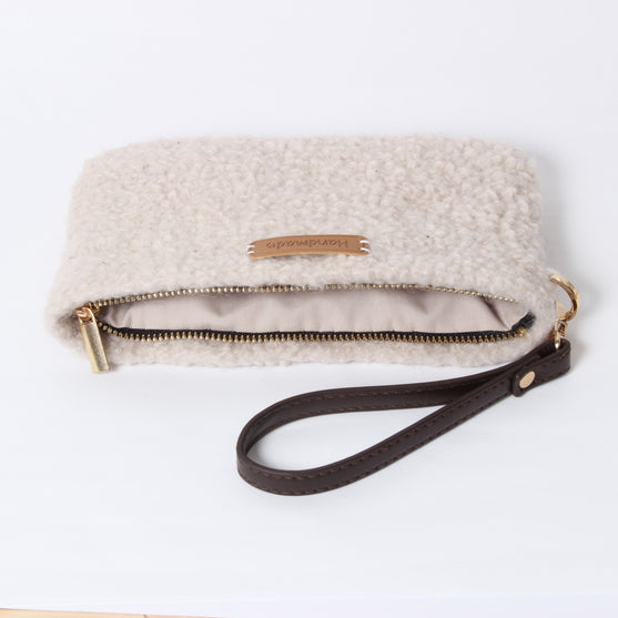 

Felted Clutch
2