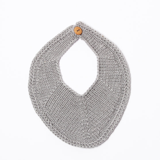 

Knitted Bib
6