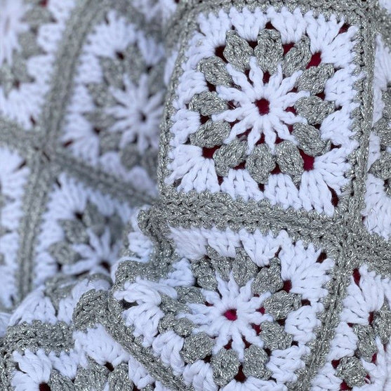

Sparkling Daisy - Cardigan
4