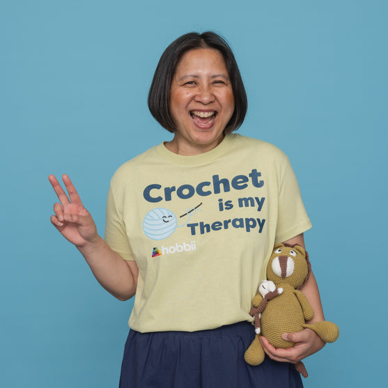 

Therapy T-shirt - Yarniis (Limited Edition) - Hobbii
7