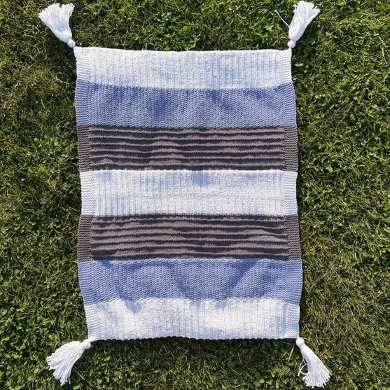 

Plopp - Baby blanket
1