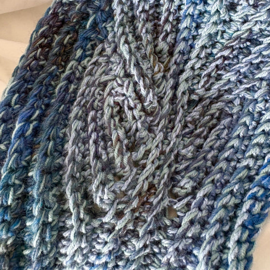 

Lapis - Scarf
3