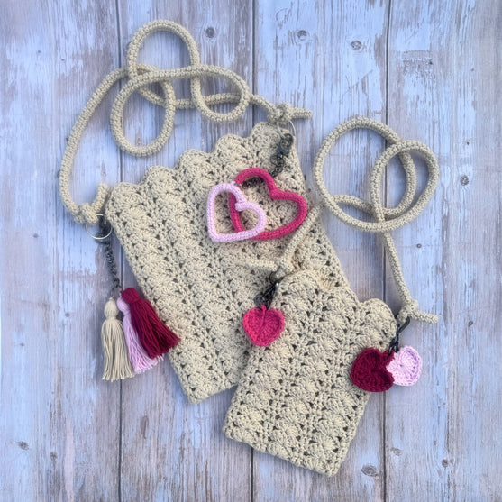 

Fall in Love - Bags
1