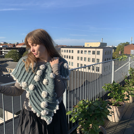 

Hush - Shoulder Wrap
2