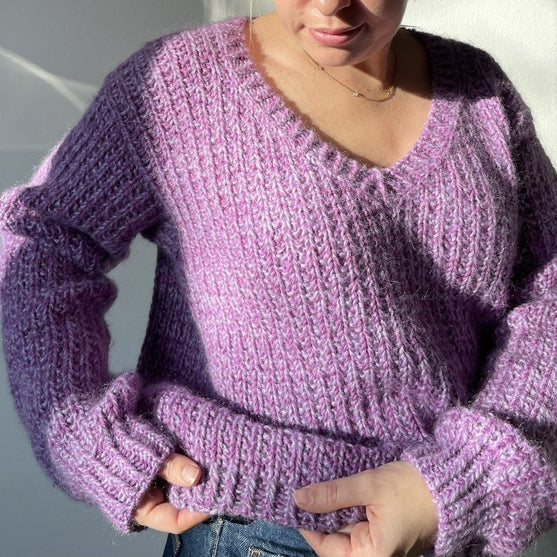 

Easy Evening Sweater - V-neck edition
2
