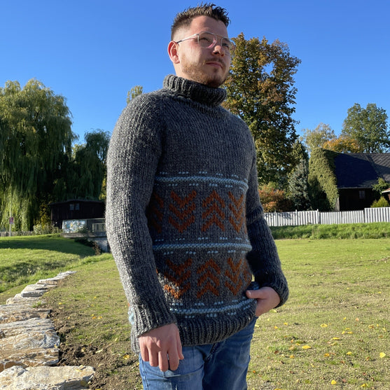 

Robin - Unisex sweater
5