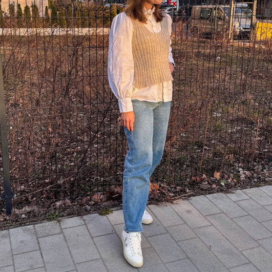 

Office Day - Vest
5