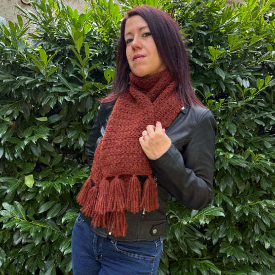 

Aira - Scarf
2