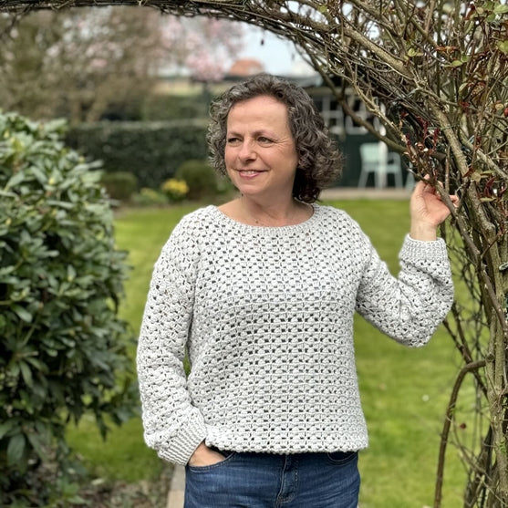 

Flower - Sweater
3