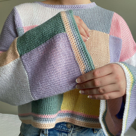 

Iris - Sweater
3