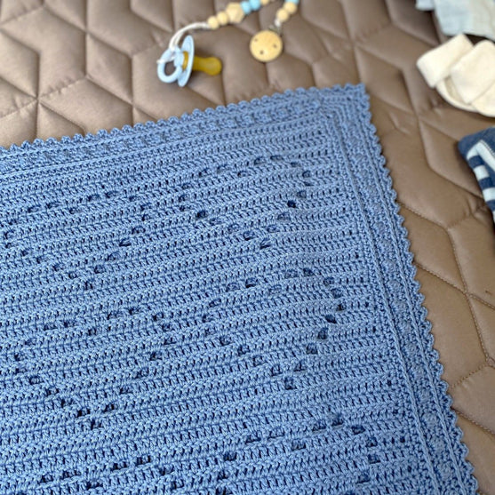 

Lovely Hearts Bamboo – Baby blanket
7