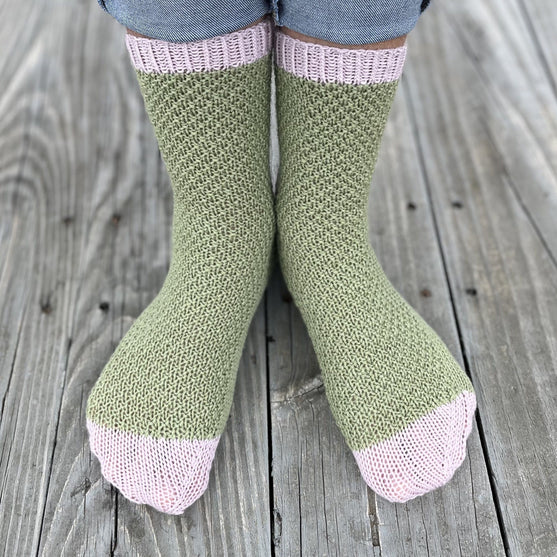 

Moss Rose - Socks
1