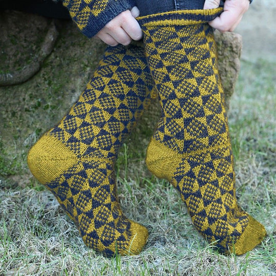 Socks with Diamond Pattern - R0398