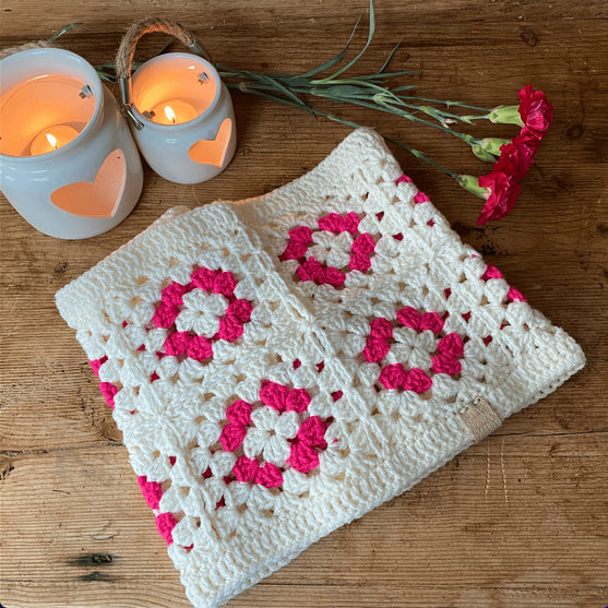 

Circle of Hearts - Cowl
1