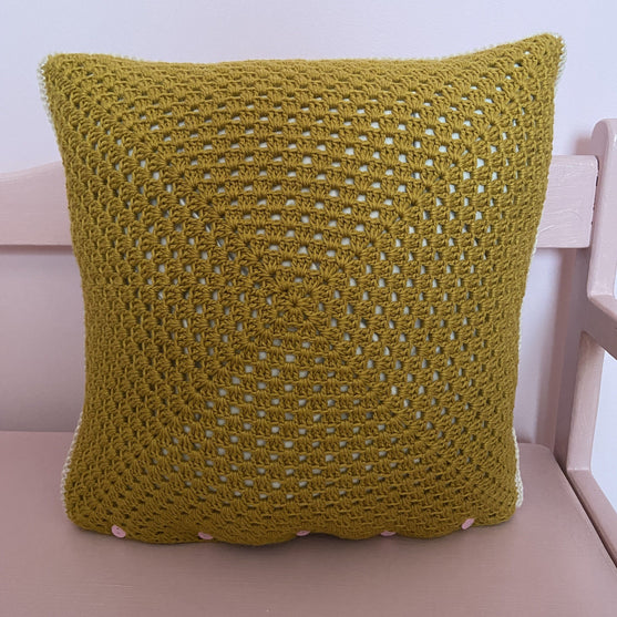 

Spring Blooms - Pillow
4